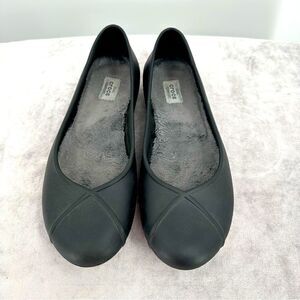 Crocs Women’s Dual Comfort Black Faux Fur Lined Flats EUC Size 10